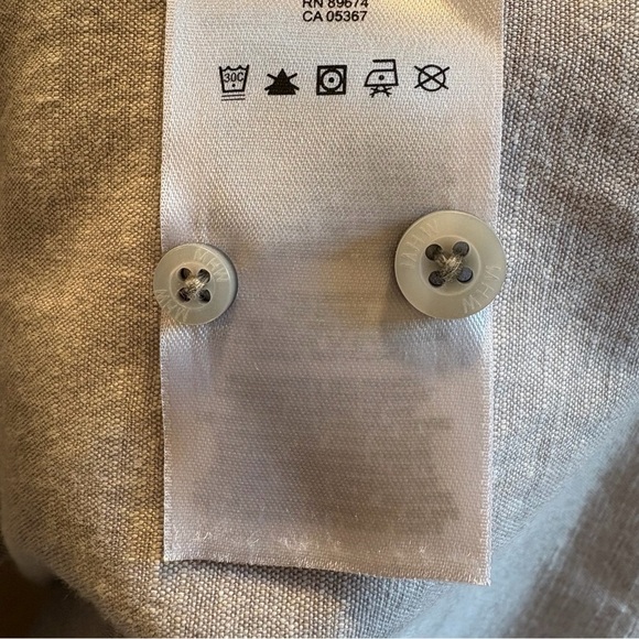 Mountain Hardwear | Women’s Button Front Shirt | Light Gray | Size M - Picture 10 of 15